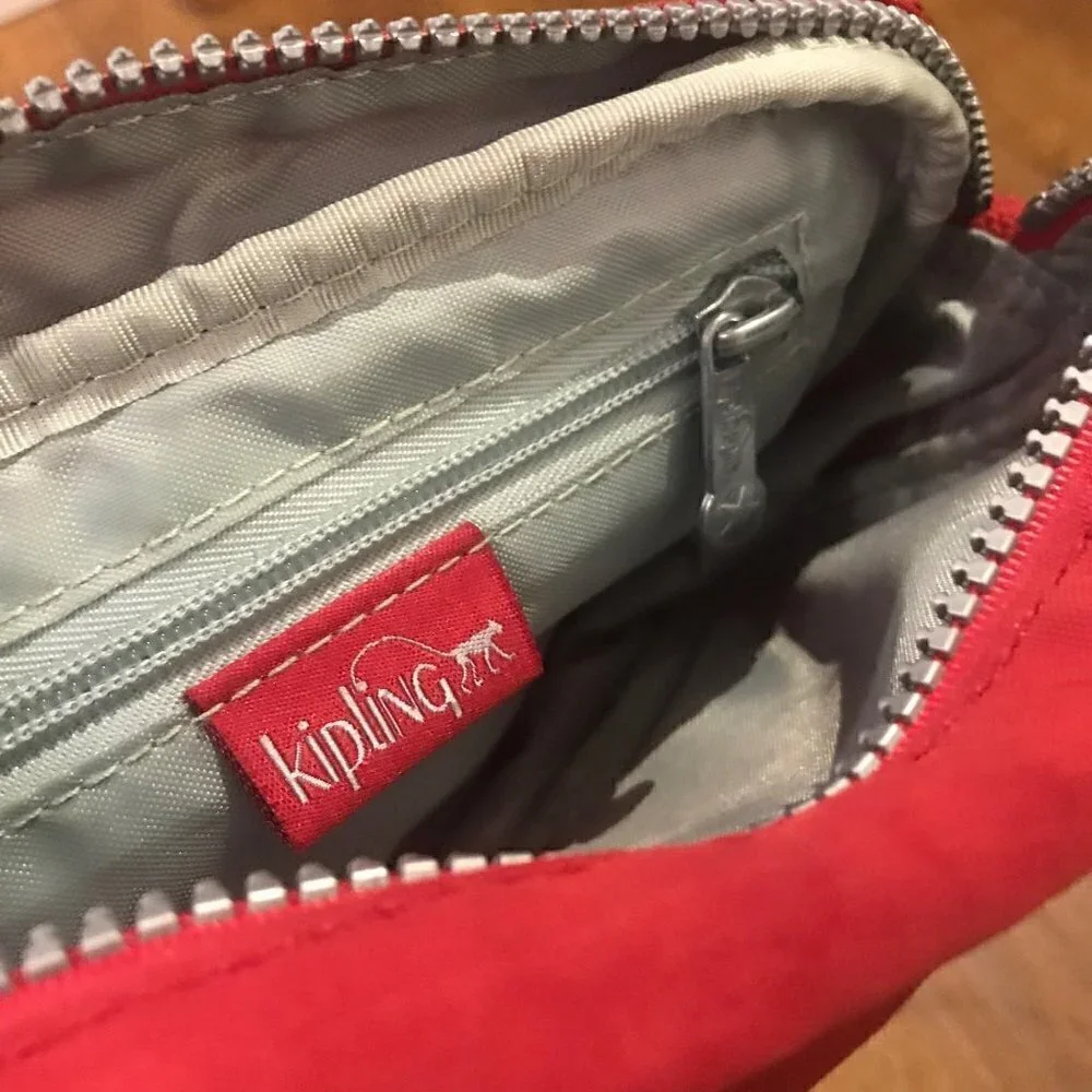 Kipling Dee crossbody bag with keychain